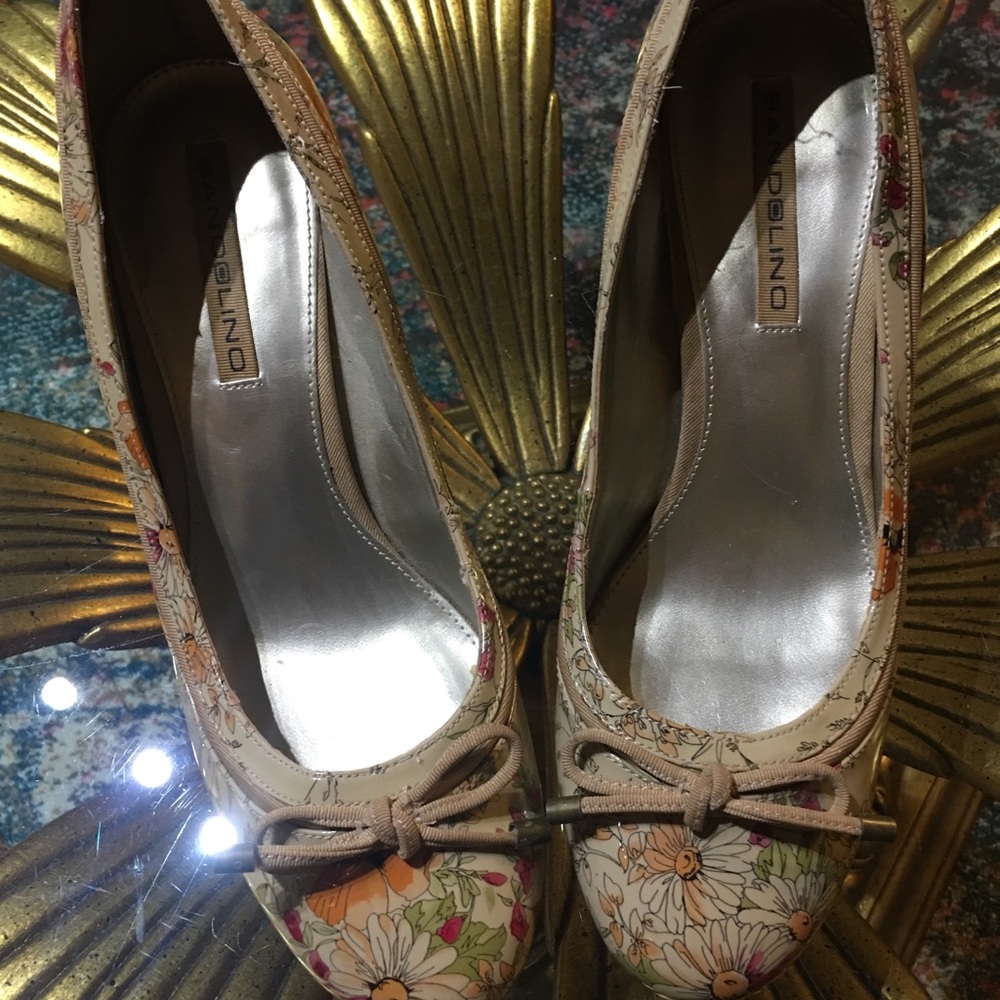 Adorable patent leather heels by Bandolino